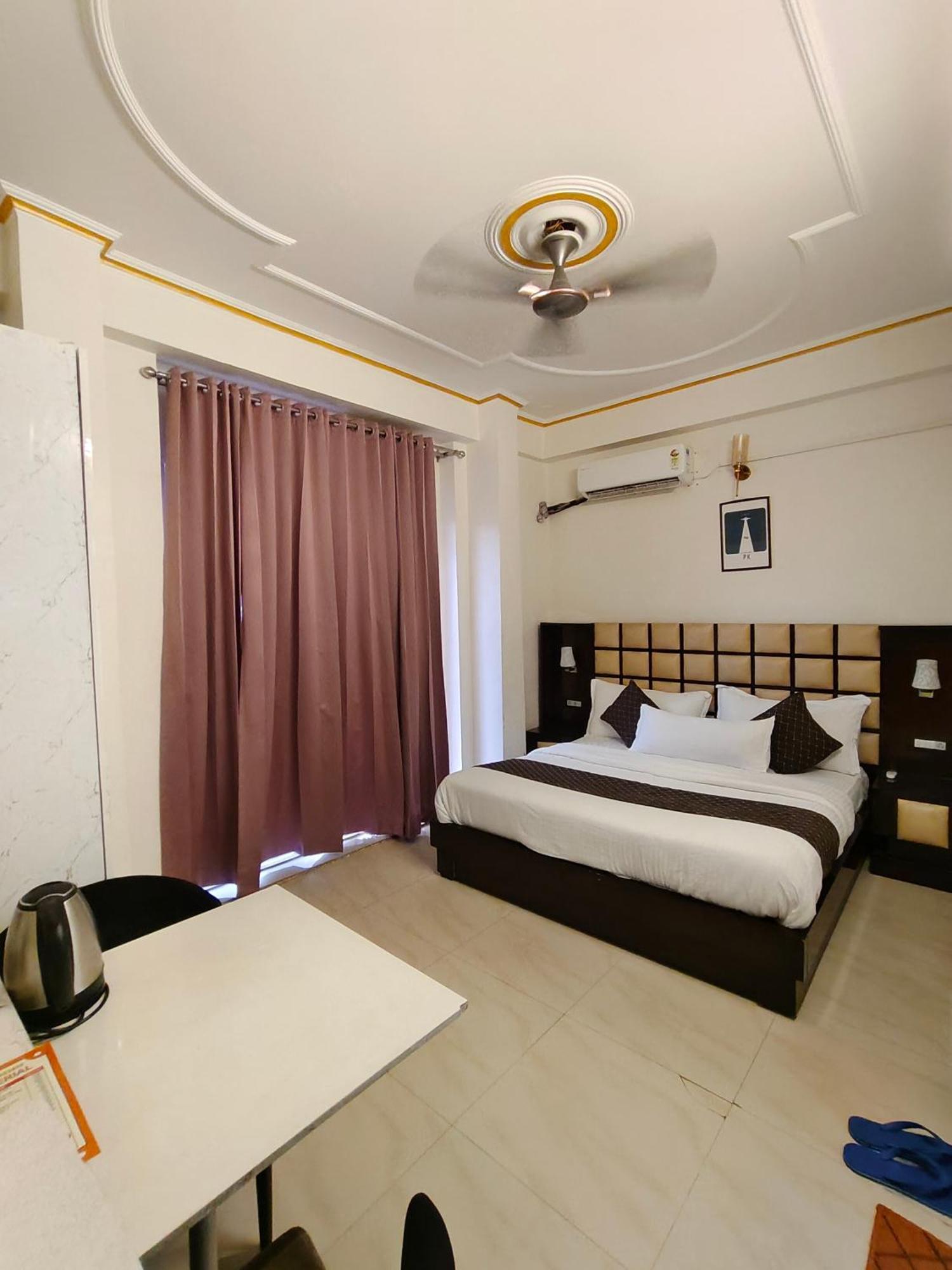 Hotel New Imperial Ghaziabad Bagian luar foto